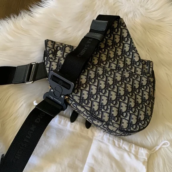 Dior Essentials SADDLE Bumbag Beige and Black Dior Oblique Jacquard - Picture 7 of 17